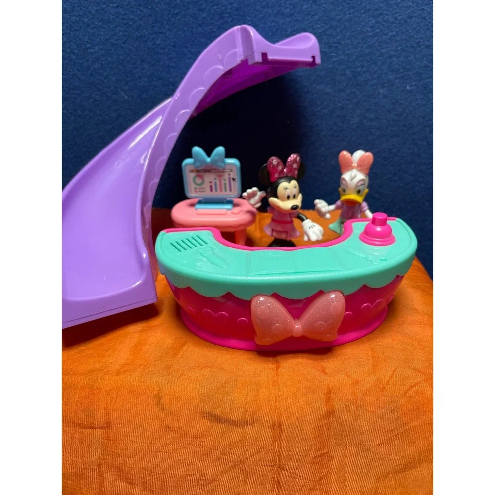 Disney Minnie Mouse Daisy Duck Bow-Tique Furniture Figures Lot Beds Slide Desk‎
